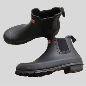 Women’s Hunter Original Chelsea Boot in black. Great condition.